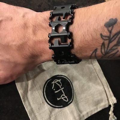 29-IN-1 STAINLESS STEEL MULTI-FUNCTIONAL TOOLS BRACELET